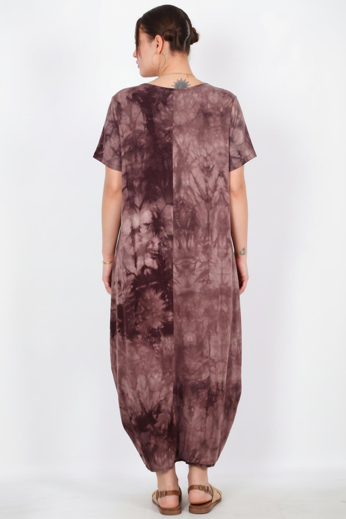 Plus‑Size Korte Mouw Jurk Met Drukknoopdetail — Bruin