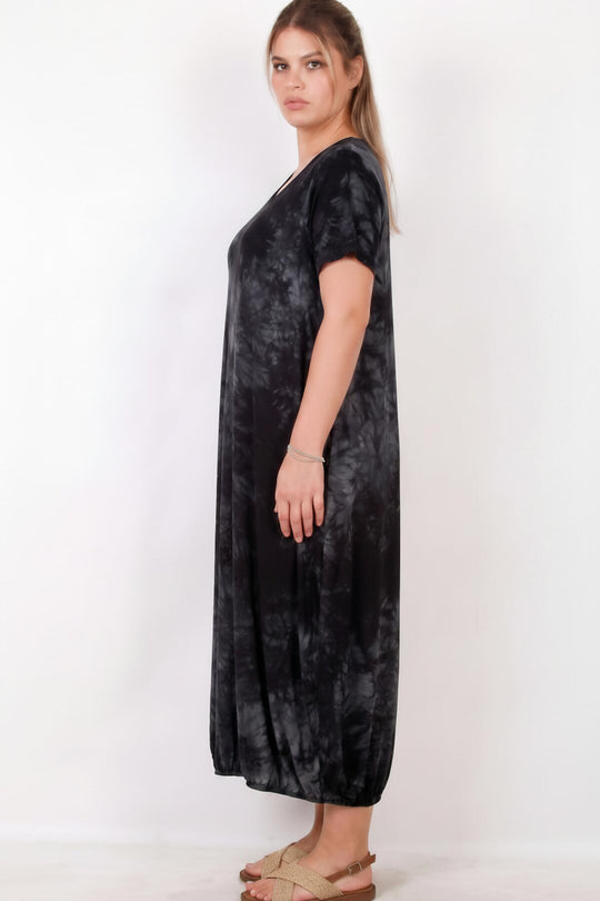 Plussize Jurk Met Drukknoopzoom En Korte Mouwen — Zwart