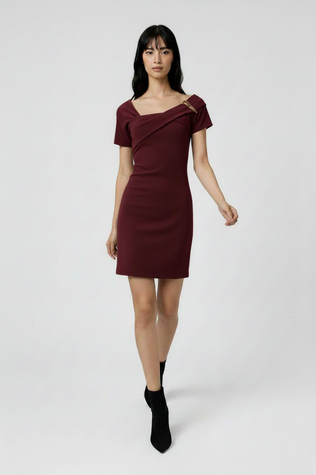 Robe En Ottoman Bordeaux Avec Boucle À Épingle