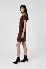 Robe En Ottoman Marron Avec Boucle À Épingle