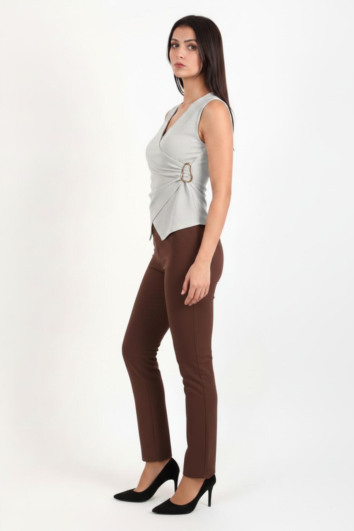 Bodytop Met Overslaghals En Zijgesp – Wit