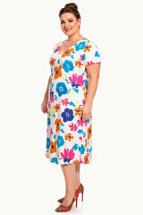 Robe Grande Taille À Encolure V Et Imprimé — Écru