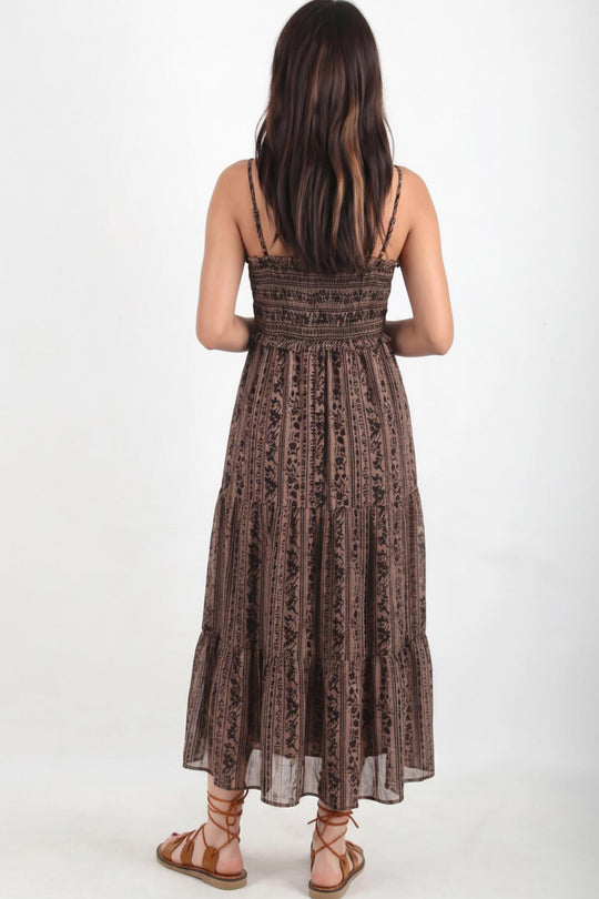 Bruine Jurk Met Fijne Bandjes En Elastische Taille