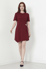 Robe Manches Courtes Avec Détail Accessoire — Bordeaux