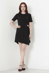 Robe Manches Courtes Avec Détail Accessoire — Noir