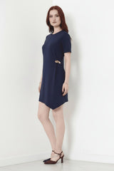 Robe Courte À Manches Courtes Avec Détail Accessoire — Bleu Marine