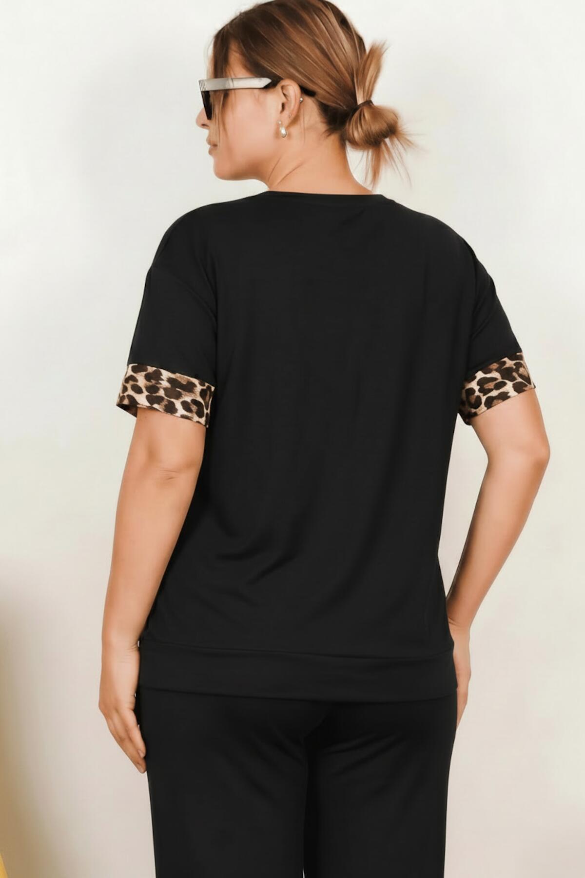 Plus - Size Set Met Luipaardprint En Steentjes, Korte Mouwen — Luipaard