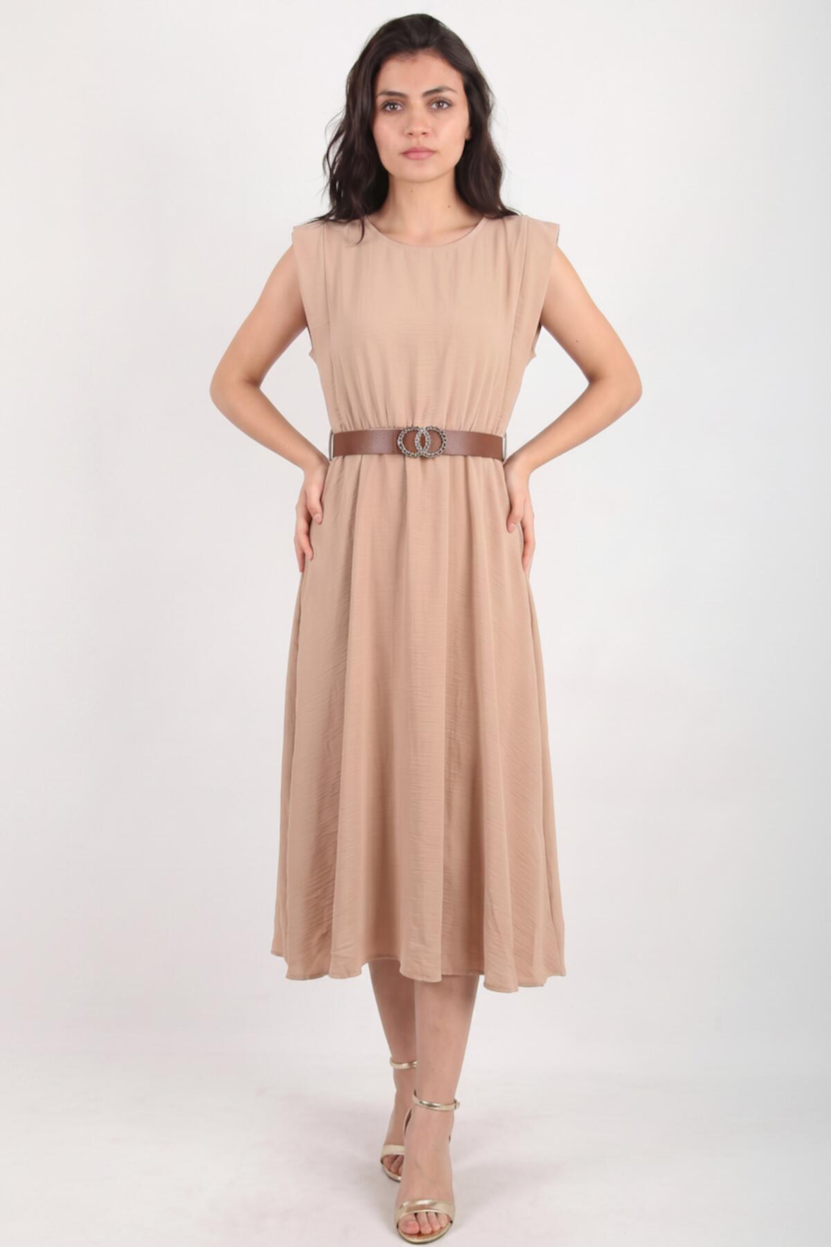 Jurk Met Schoudervulling En Smalle Taille - Elastiek — Beige