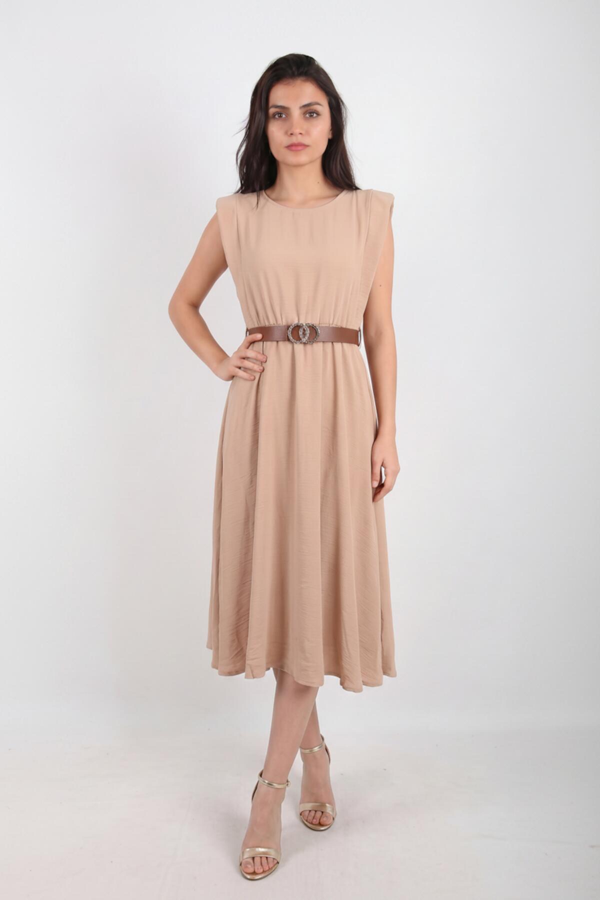 Jurk Met Schoudervulling En Smalle Taille - Elastiek — Beige