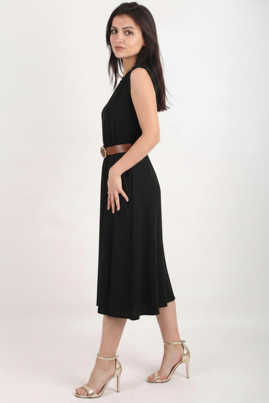 Schwarzes Kleid Mit Schulterpolstern Und Schmalem Gummizug In Der Taille