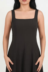 Robe En Modal À Encolure Carrée — Noir