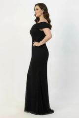 Robe De Soirée Longue Grande Taille, Encolure Ornée De Perles Et Sequins — Noir
