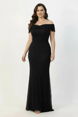 Robe De Soirée Longue Grande Taille, Encolure Ornée De Perles Et Sequins — Noir