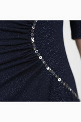 Robe De Soirée Grande Taille Bleu Marine Avec Détail Taille Et Manches Mi‑Longues