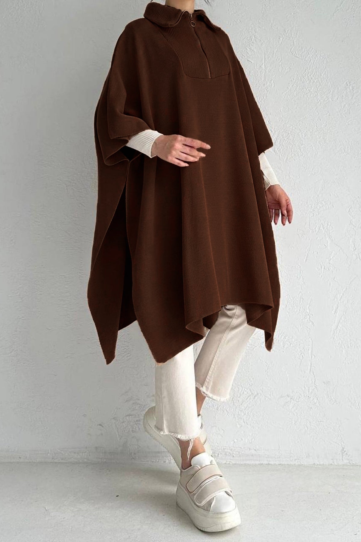 Fijngebreide poncho met kraag met ritssluiting NPNC0007K2370KHV