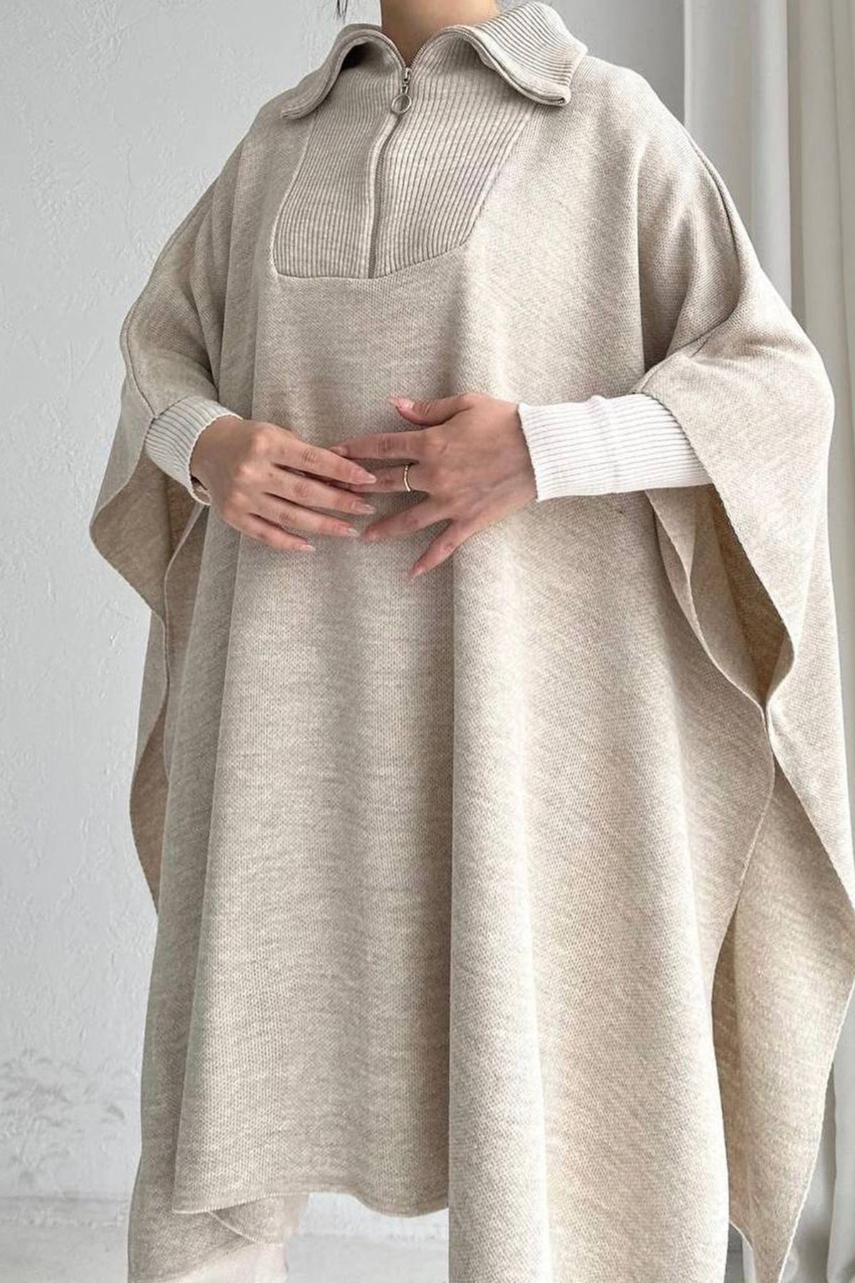 Feinstrick Poncho mit RV-Kragen NPNC0007K2370TAŞ