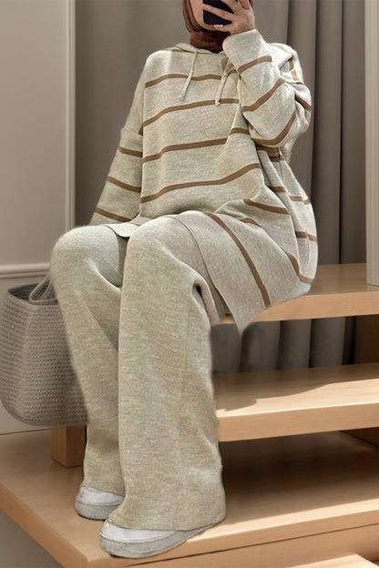 Gestrickter Zweiteiler in beige Einheitsgröße  - NTKM0007K2007TAS